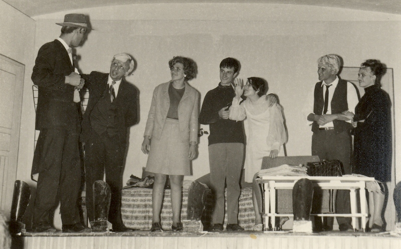 Erkek Sanat Kiz Sanat Tiyatro 1968 2 20120508 1707364152