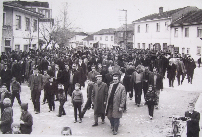 Lhan Pisirici Sahin Yaman Cenaze Toereni 1 20120415 1421402074
